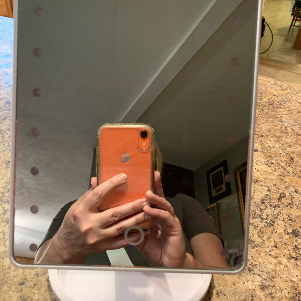 Lighted mirror makeup mirror